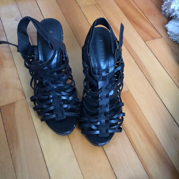 Ralph Lauren heels - Picture 2 of 4